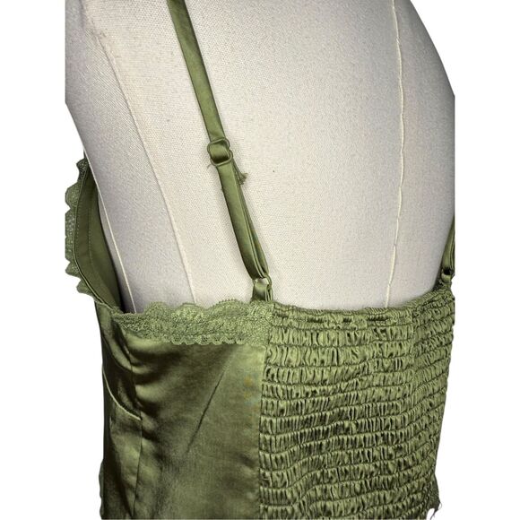 Willow & Root Women’s Medium Tank Top Green Satin Ruched Lace V-Neck - Picture 6 of 8